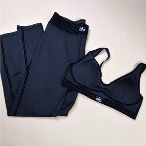 Alo Yoga Airlift Line Up Set size small